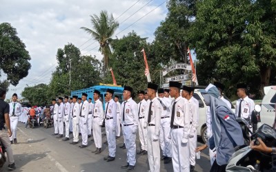 Siswa-Siswi SMAN 9 Bekasi Berpartisipasi dalam Gerak Jalan Indah tingkat SMA/SMK